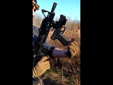 【アンダーバレルピストル】銃剣付きならぬ拳銃付きライフル