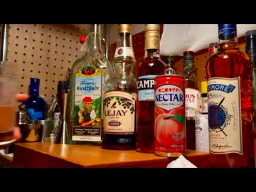 キルシュとカシスとカンパリと桃ジュース混ぜて飲むだけ