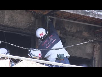「黒煙が出ている」2階建てアパートで火災　火元の部屋から男性の遺体　一人暮らしの60代男性と連絡取れず