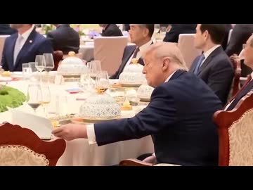 ホモと見る習近平のノートをこっそり見るトランプ大統領