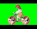 自転車を漕ぐ郁代GB
