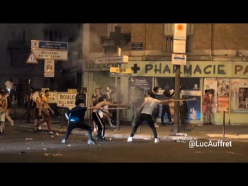 ホモと見るサッカーで優勝して暴動を起こすフランス人