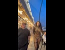飼われる美女