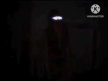 暗闇でサングラスが光る拓也さん