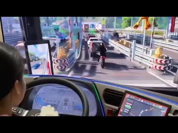 ホモと見る女vsクラクション