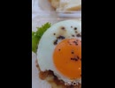 スーパーのハンバーガーの食べ方レベル188　『ギリギリchopstick』