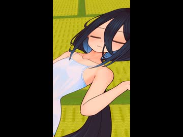 薄着で眠る彼女
