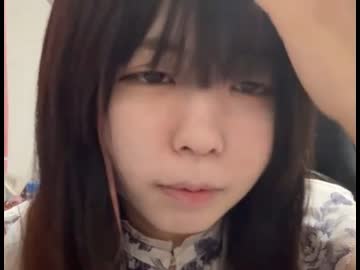 しらせ　かわいいくしゃみをする