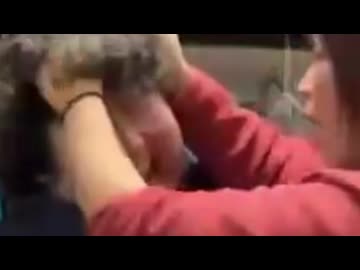 ホモと見る配信中にみいちゃん化した彼女に襲われる男