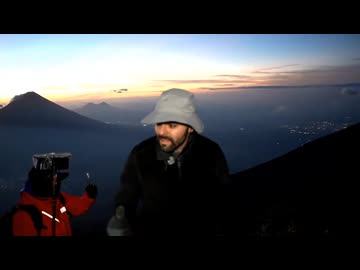 ホモと見る配信中に噴火する火山