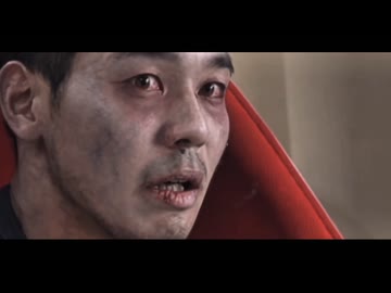 ゾンビに噛まれて閉鎖された部屋の中で最後一人死ぬシーン