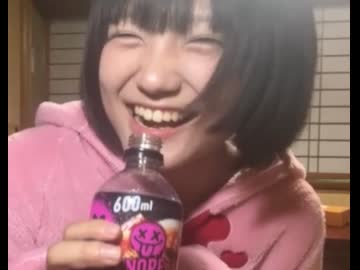 おにん　豪快なおならをして満足気に微笑む