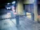 Stupid woman driver ガレージでの事故