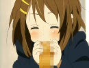 唯が何かを食べているようです【けいおん！】